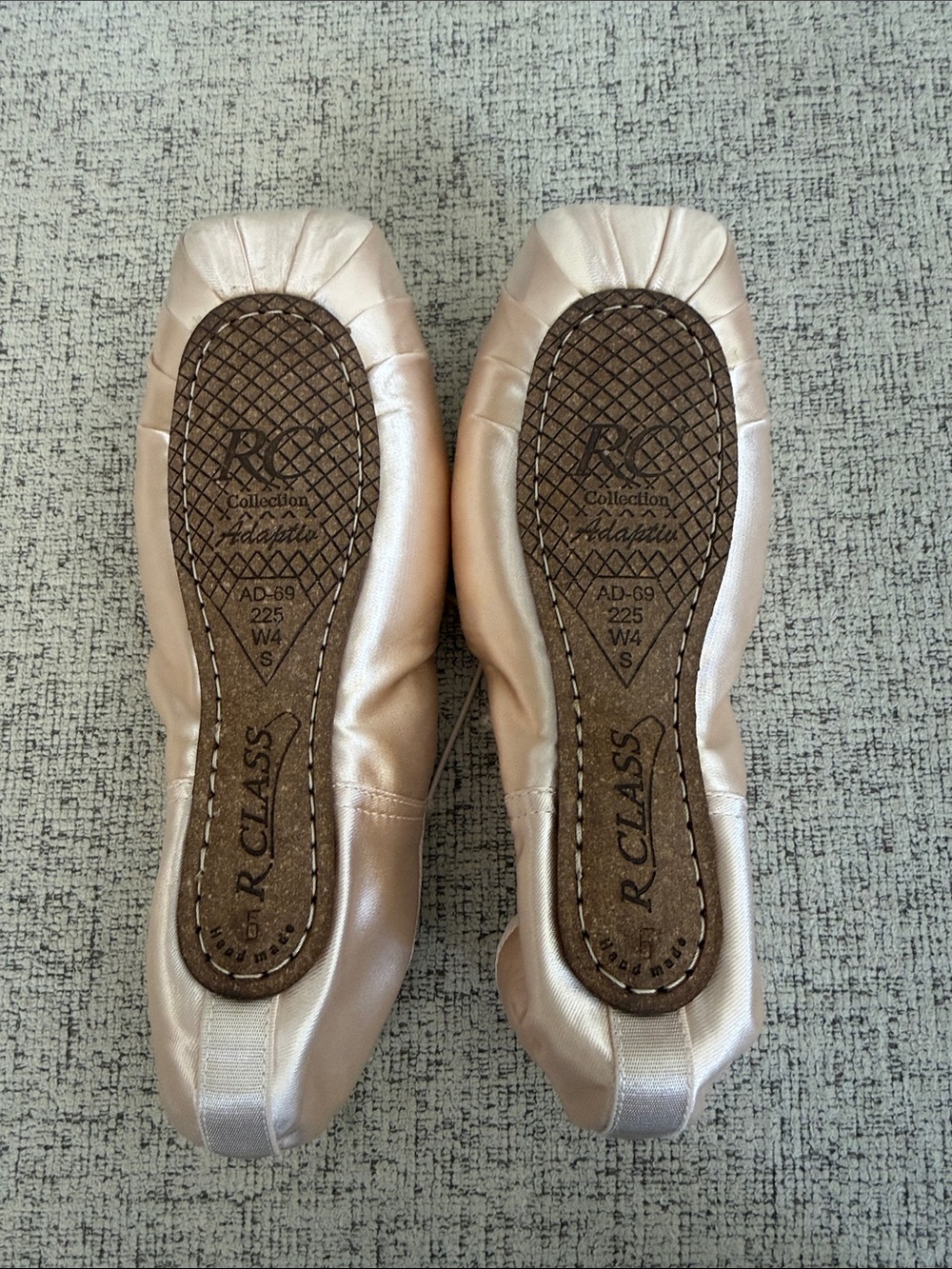 NEW R-Class Adaptive Collection A69 Pointe Shoes - Picture 6 of 9